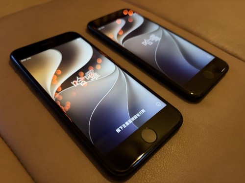 Broken locked apple iphones - broken,
