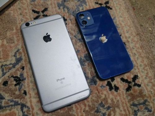 Lot apple iphones junk - of, 2